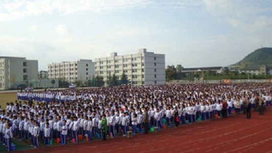 重庆高中专业汽修学校(万通学校一年学费)图2