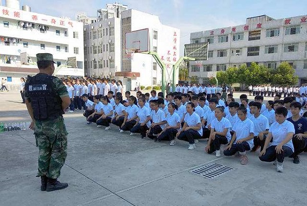 四川卫校中专学历有哪些专业推荐？(四川卫校中专学历专业选择指南)图2