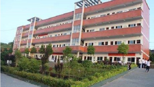 重庆轻轨学校在什么地方(重庆轻轨学校详细地址)  第1张