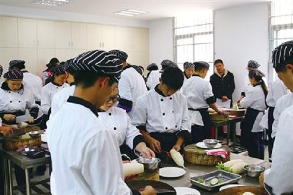 重庆龙门浩职业学校是中专吗(重庆龙门浩隆平小学)  第4张